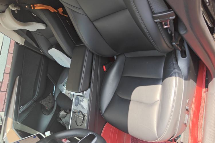 Used Tesla Model Y 2023 Long-Range All-Wheel-Drive Version
