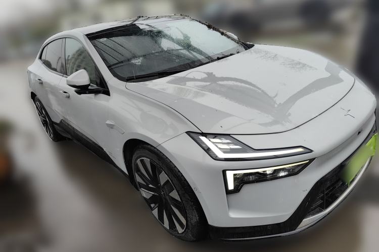 Used Polestar 4 2024 Single-Motor Standard Range PLUS Dual-Star Connectivity Edition Front Right 45 Deg