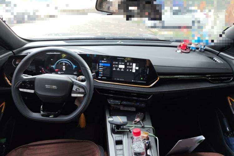 Used CHANGAN OSHAN X5 PLUS 2023 Revised 1.5T DCT Excellence Edition Center Console