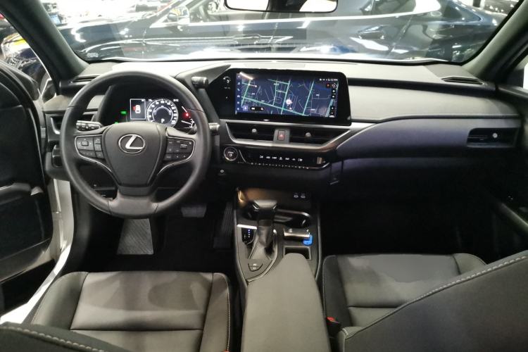 Used Lexus UX 2022 260h Explore-Edition
