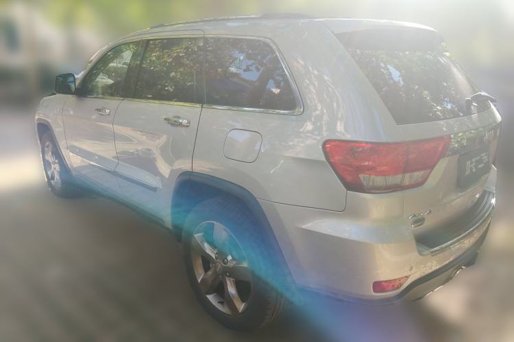 Used Jeep Grand Cherokee 2011 5.7L Flagship Navigation Edition
