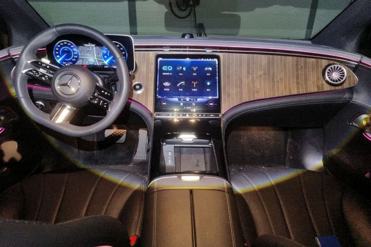 Used Mercedes-Benz EQE 2022 350 Pioneer Edition Interior 2
