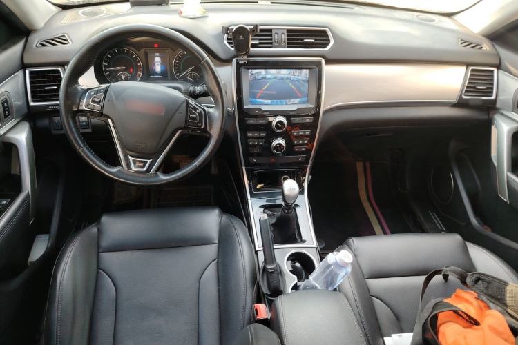 Used Haval H2 2014 1.5T Manual Two-Wheel Drive Elite Edition Center Console