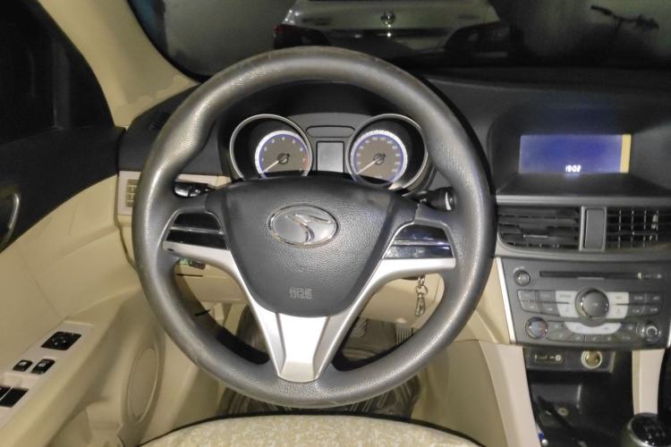 Used Soueast V5 Lingzhi 2013 1.5L Manual Comfort Model CNG Steering Wheel