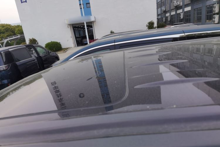 Used VOYAH Dream 2025 PHEV Four-Wheel-Drive Flagship Kunpeng Edition Roof