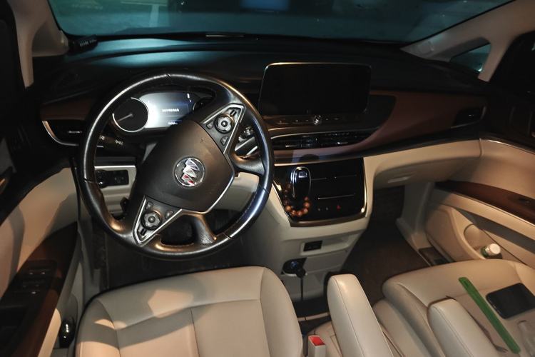 Used Buick GL8 2021 Land Cruiser Executive Class 652T Luxury Model Center Console