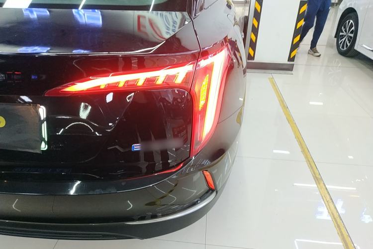 Used Hongqi E-QM5 2022 431 km Charge & Enjoy Edition Exterior 3