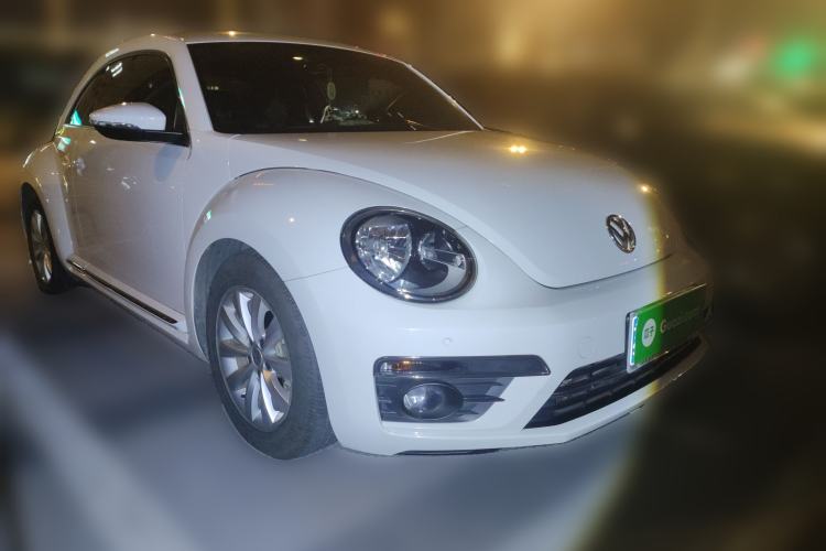 Used Volkswagen Beetle 2015 180TSI model Front Right 45 Deg