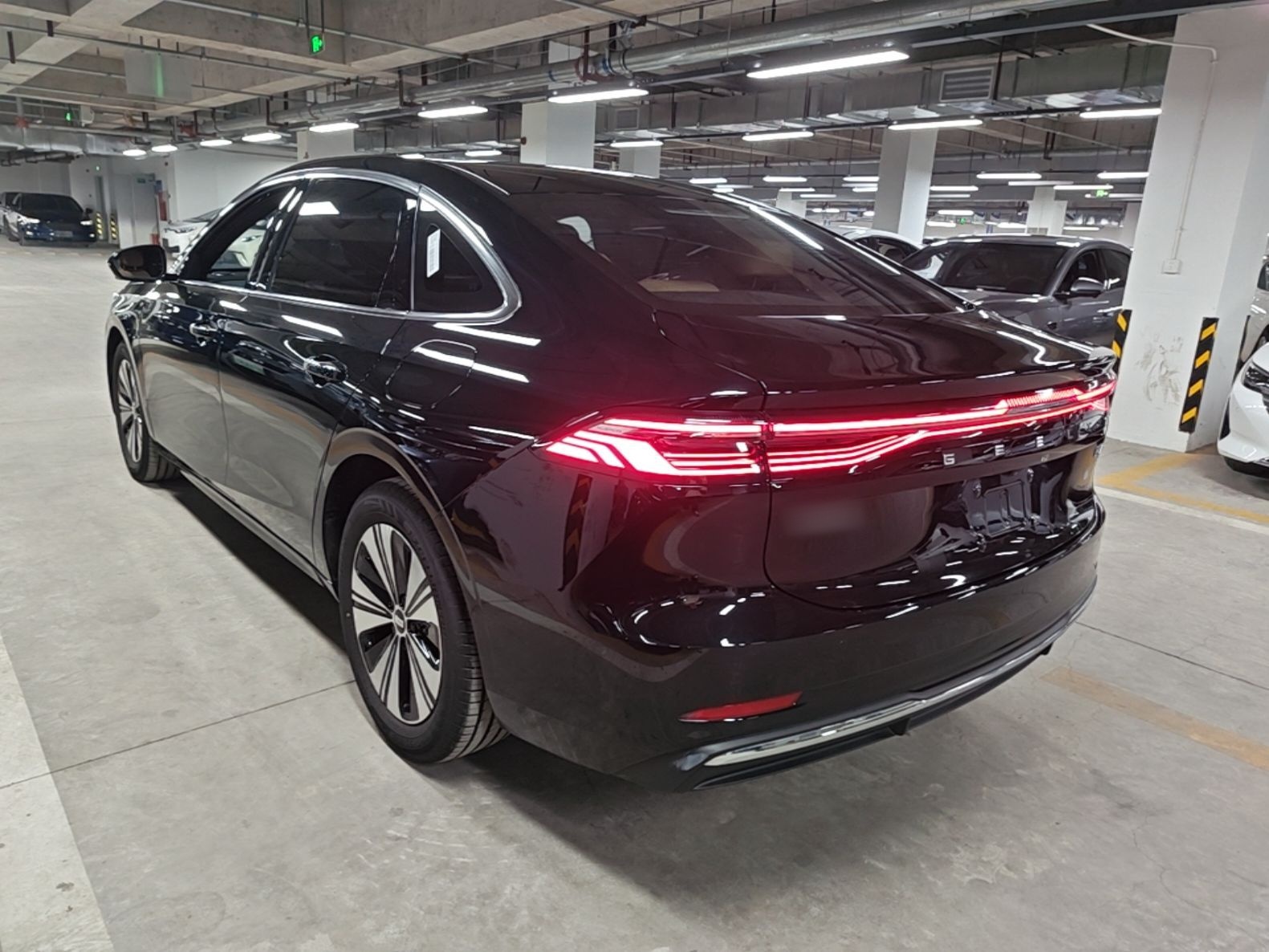 Geely Galaxy A7 2025 Model EM-i 150km Prestige Edition — снимка 13