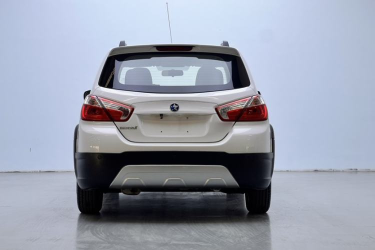 Used Venucia R50X 2015 1.6L Automatic Trend Edition