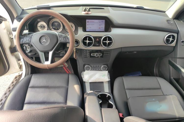 Used Mercedes-Benz GLK-Class 2014 GLK 260 4MATIC Dynamic Model Center Console