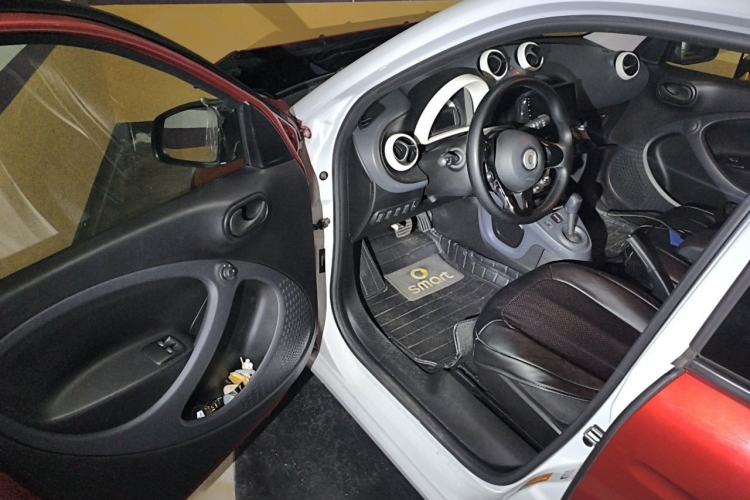 Used smart forfour 2016 1.0L 52 kW Dynamic Edition