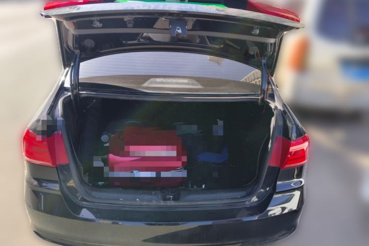 Used Volkswagen Santana 2016 1.6L Manual Fashion Edition Trunk