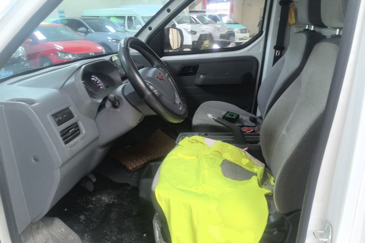 Used Wuling Yangguang 2024 300km Comfort Version with Sealed Windows 60kW
