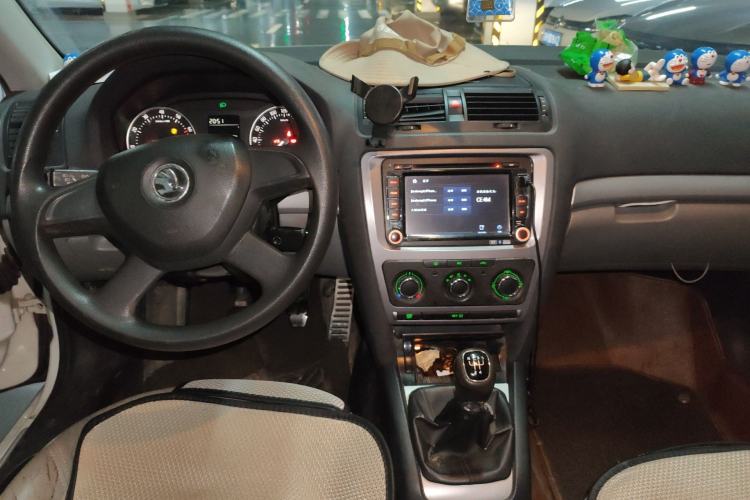 Used Skoda Octavia 2014 1.6L Manual Yijie Edition
