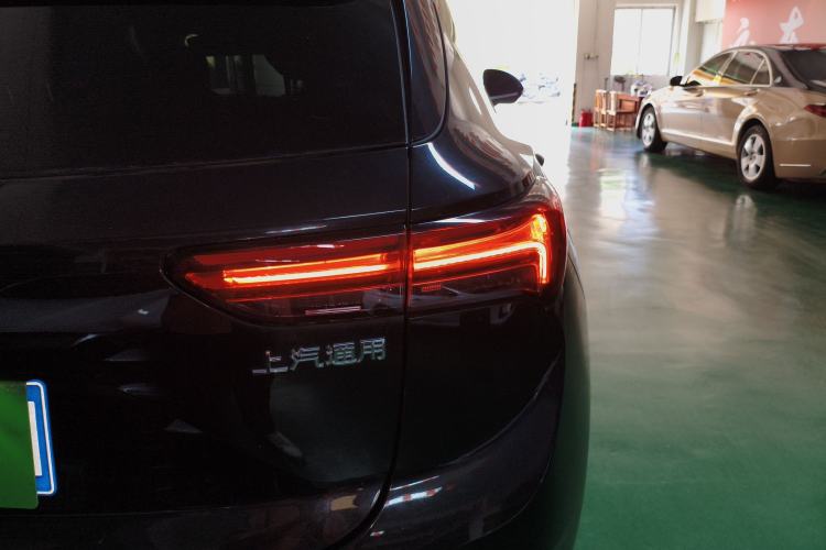 Used Buick Envision 2023 Encore S 552T Two-Wheel Drive Luxury Model
