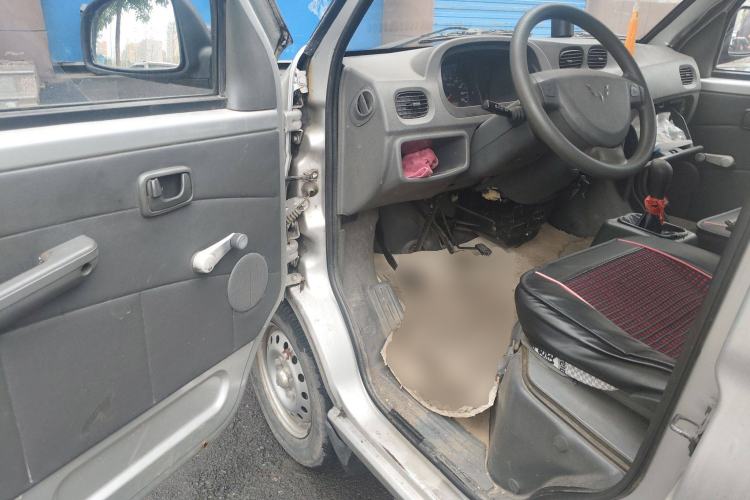 Used Wuling Zhiguang 2010 1.0L New Version Practical Edition with Short Body
