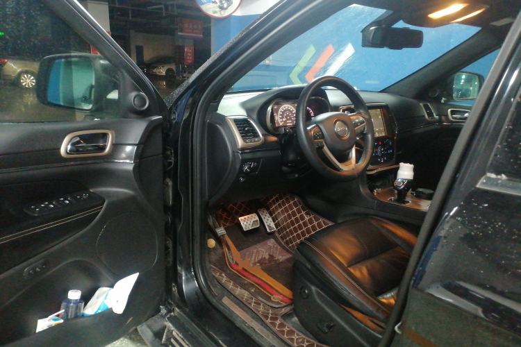 Used Jeep Grand Cherokee 2015 3.0TD Diesel Comfort Navigation Edition
