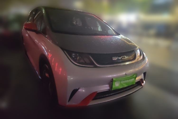 Used BYD Dolphin 2021 405 km Fashion Edition Front Right 45 Deg