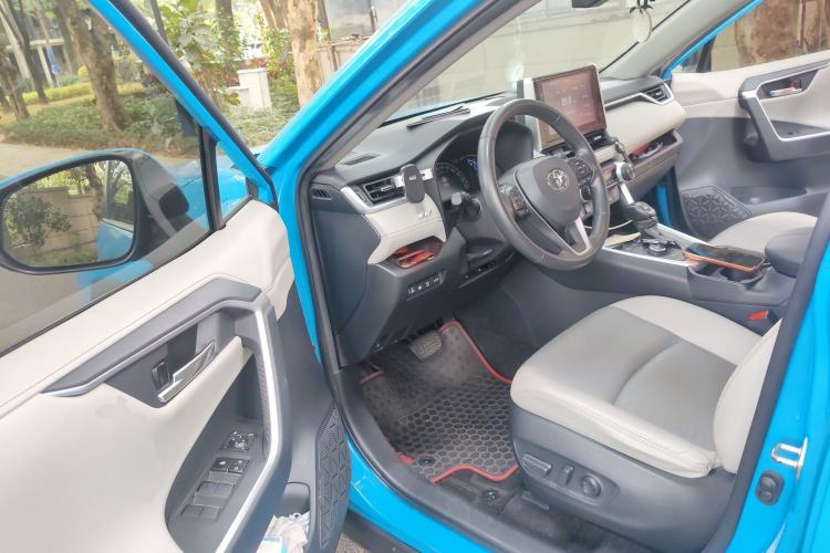 Used Toyota RAV4 2020 Dual-Motor 2.5L E-CVT Four-Wheel Drive Flagship Edition
