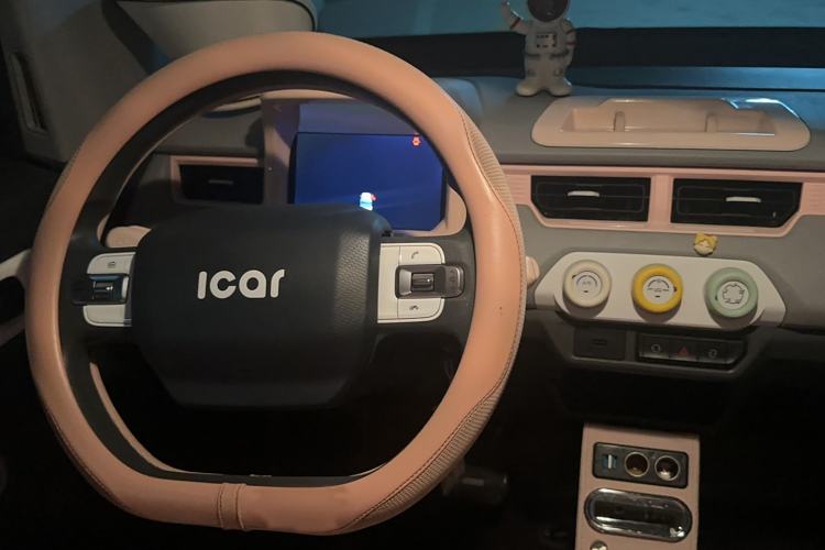 Used Chery New Energy QQ Ice Cream 2022 120km Conical Shape Lithium Iron Phosphate