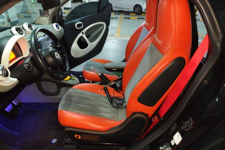 Used smart fortwo 2015 1.0L 52 kW hardtop Dynamic version
