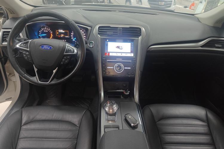 Used Ford Mondeo 2017 EcoBoost 200 Stylish Model Center Console