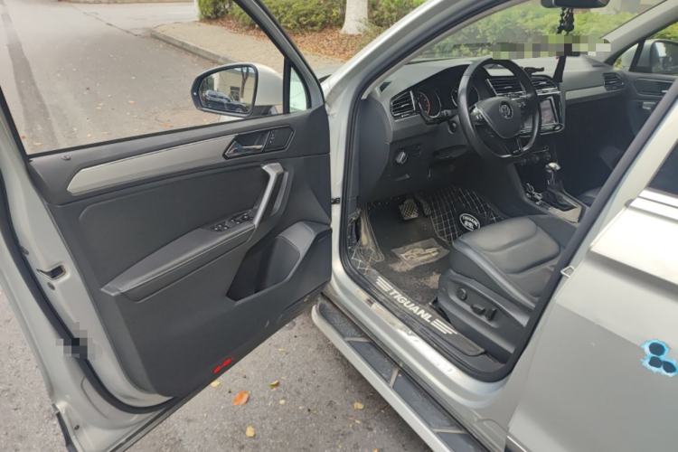 Used Volkswagen Tiguan L 2018 Facelift 330TSI Automatic Two-Wheel Drive Luxury Edition Driver Seat