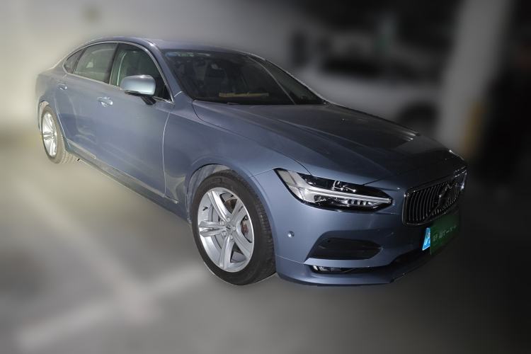 Used Volvo S90 2018 T4 Zhiyuan Edition Front Right 45 Deg