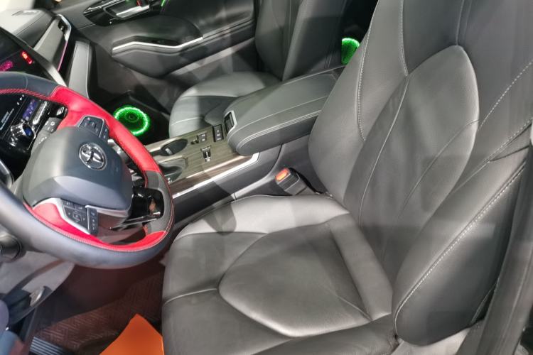 Used Toyota Highlander 2023 2.5L Smart Electric Hybrid Dual-Engine Four-Wheel Drive Prestige Version – 7 Seats Left Front Seat