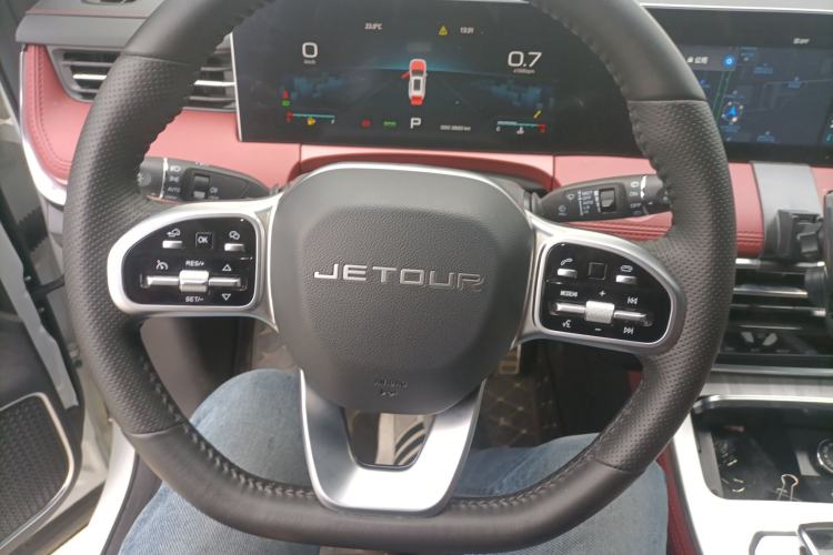 Used JETOUR X70 PRO 2023 1.5T DCT Comfort Edition 5 Seats Steering Wheel