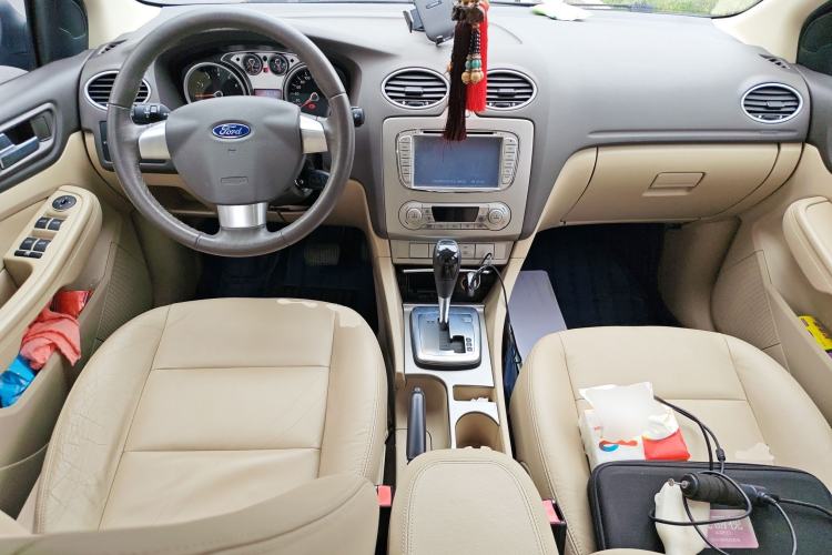 Used Ford Focus 2013 Hatchback Classic 1.8L Automatic Fashion Edition
