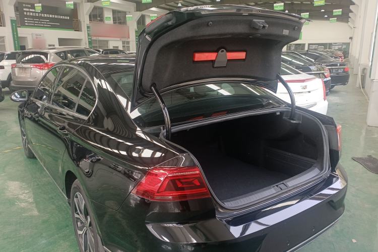 Used Volkswagen Magotan 2020 330TSI DSG Leading Model Trunk