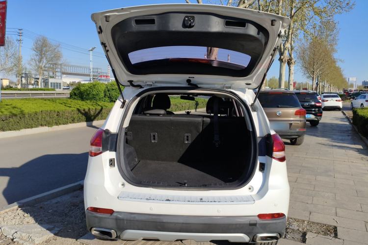 Used Haval H2 2017 Blue Label 1.5T Manual Two-Wheel Drive Elite Model Trunk