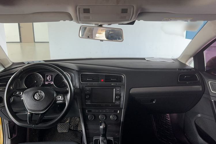 Used Volkswagen Golf 2018 230TSI Automatic Comfort Model
