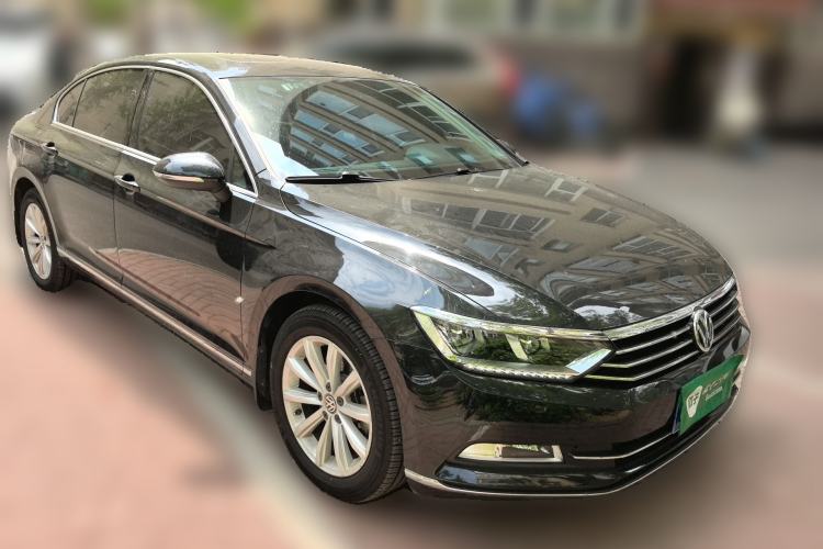 Used Volkswagen Magotan 2019 330TSI DSG Leading Model China VI Standard Front Right 45 Deg