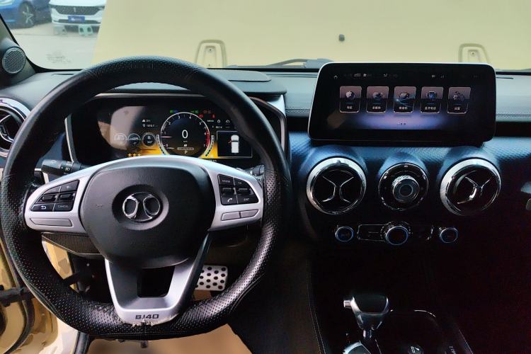 Used BAIC Off-Road BJ40 2019 2.3T Automatic Four-Wheel Drive Ring the Tower Champion Edition China VI Center Console