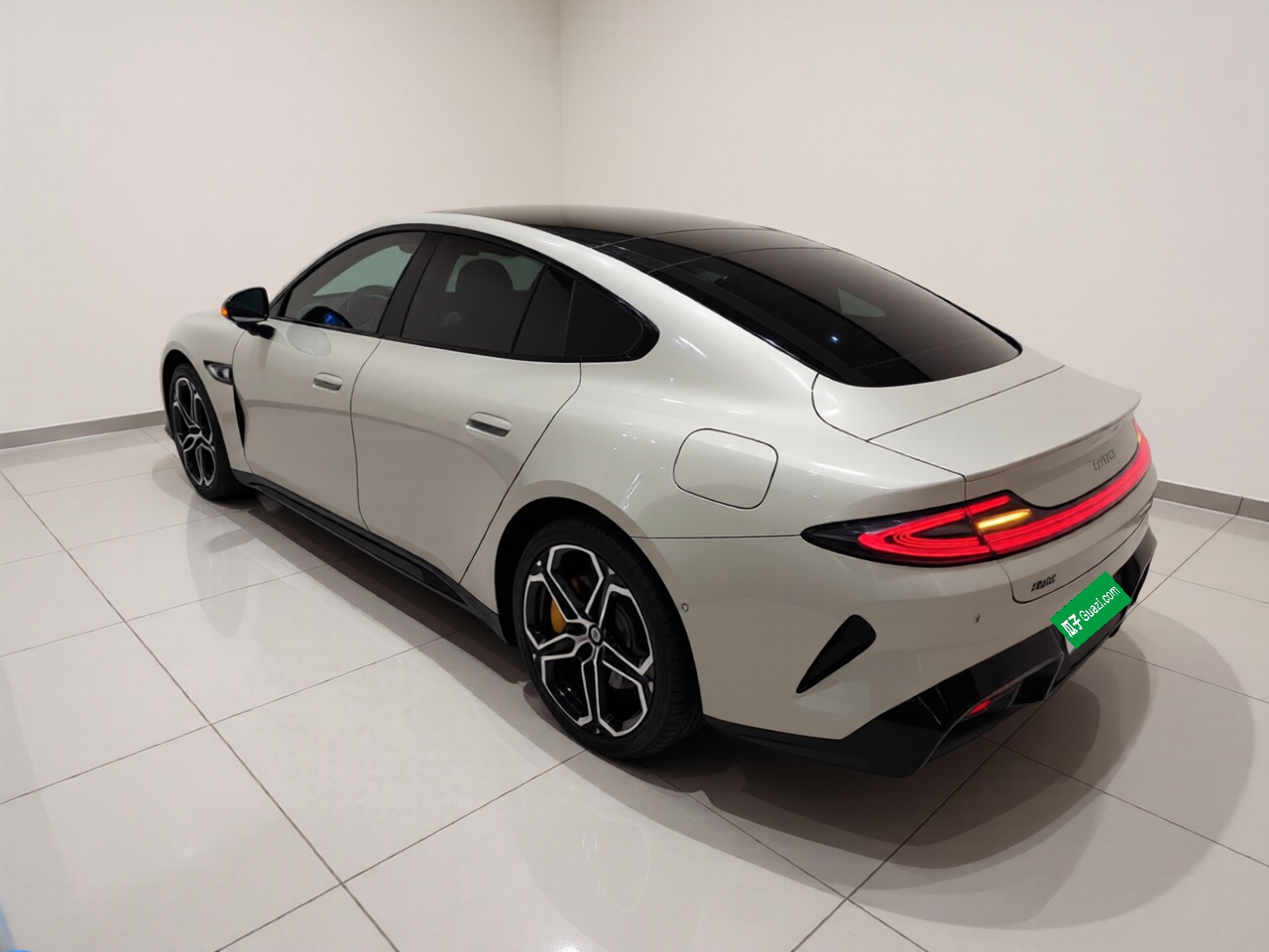 Xiaomi Auto SU7 2024 Rear-Drive Ultra-Long Range Advanced Pro-Level Intelligent Driving Version — снимка 4