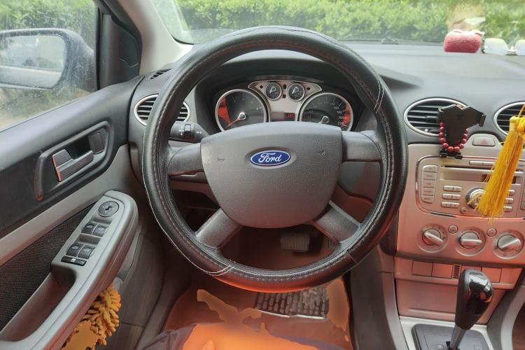 Used Ford Focus 2013 Hatchback Classic 1.8L Automatic Base Model Steering Wheel