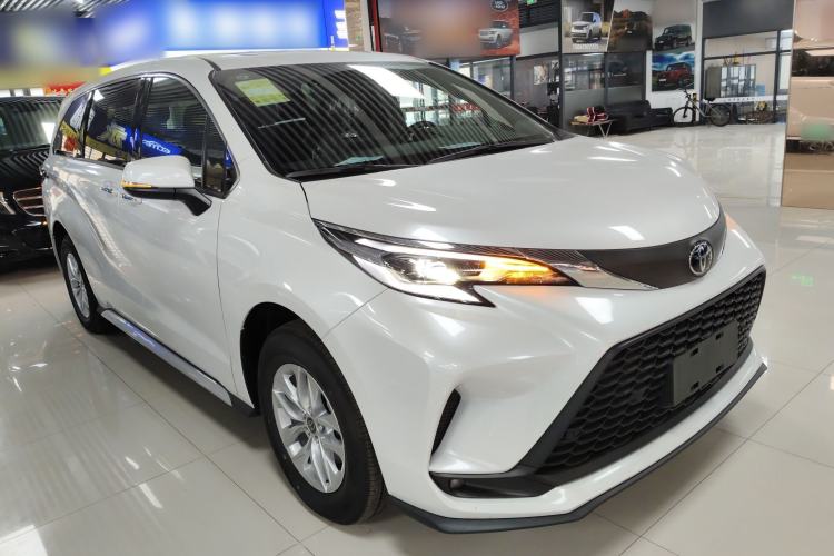 Used Toyota Granvia 2024 2.5L Hybrid Comfort Edition
