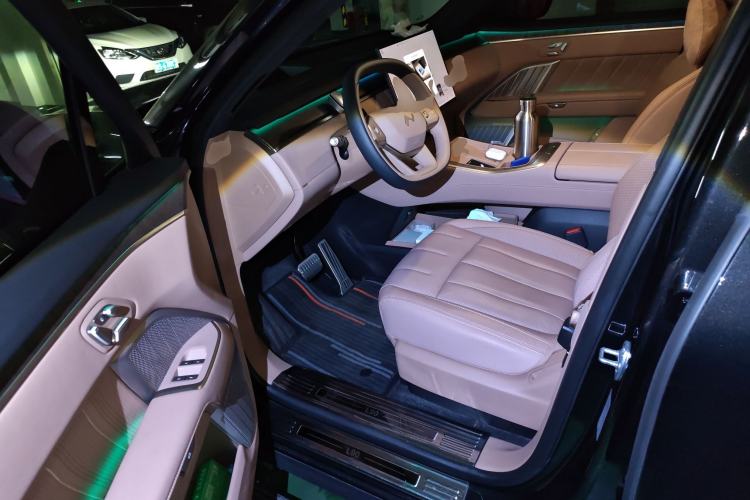 Used ONVO Luxeed L90 2025 Model—Ultra Six-Seater Version Driver Seat