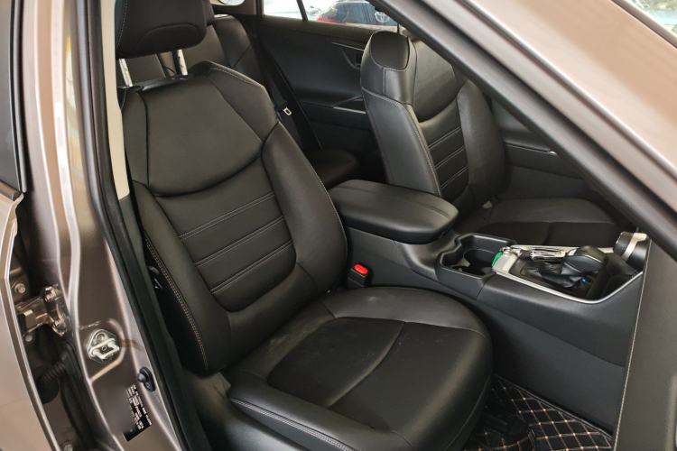 Used Toyota RAV4 2023 2.0L CVT Two-Wheel Drive Fashion Plus Edition Right Front Seat