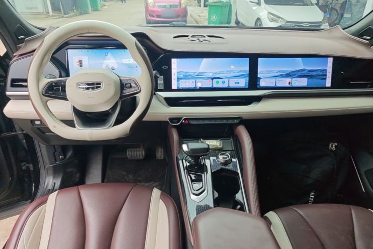 Used Geely Auto Monjaro L 2021 2.0TD DCT EVO Two-Wheel Drive Smart Luxury Version Center Console