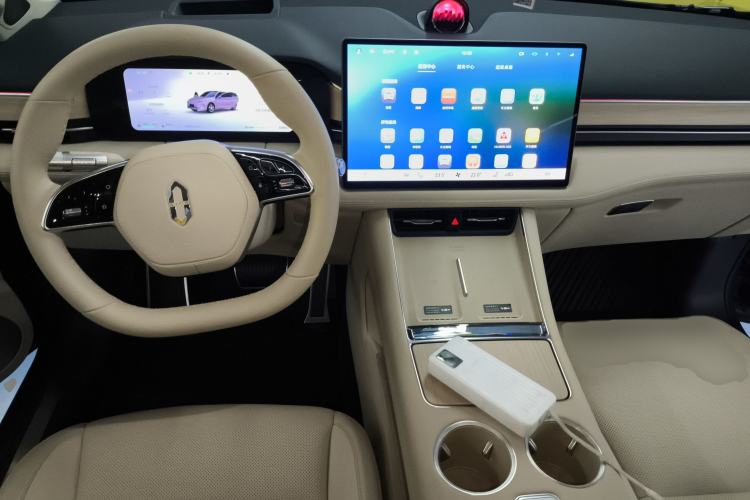 Used Hima AITO M5 2024 Extended-Range Max RS Four-Wheel Drive Advanced Intelligent Driving Version Center Console