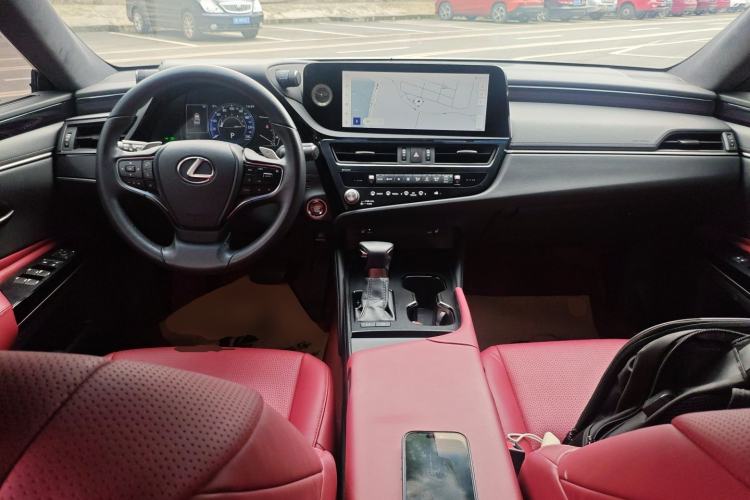 Used Lexus ES 2023 200 Excellence Edition
