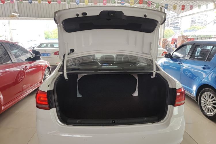 Used Volkswagen Lavida 2017 1.6L Automatic Fashion Edition