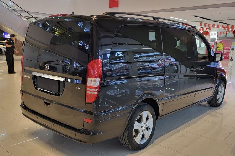 Used Mercedes-Benz Viano 2011 2.5L Navigator Edition Exterior 6