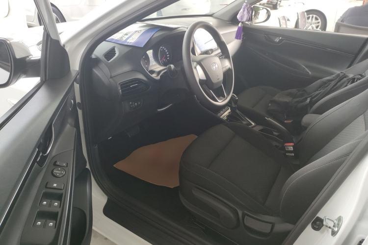 Used Hyundai Celesta 2017 1.6L Automatic Enjoyment Version GLS