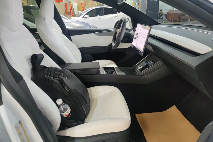 Used Tesla Model Y 2026 Facelifted Long-Range Rear-Drive Model Right Front Seat