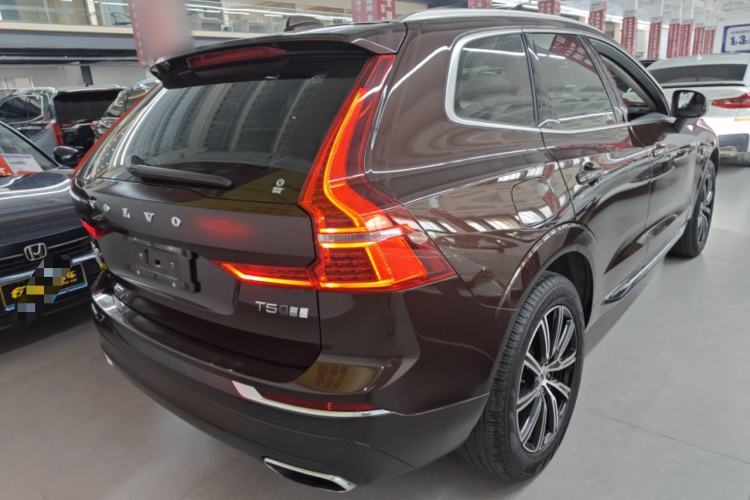 Used Volvo XC60 2018 T5 4x4 Zhiya Luxury Edition Rear Right 45 Deg